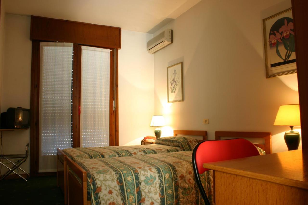 Hotel Rizzi Monticello Conte Otto Exteriör bild